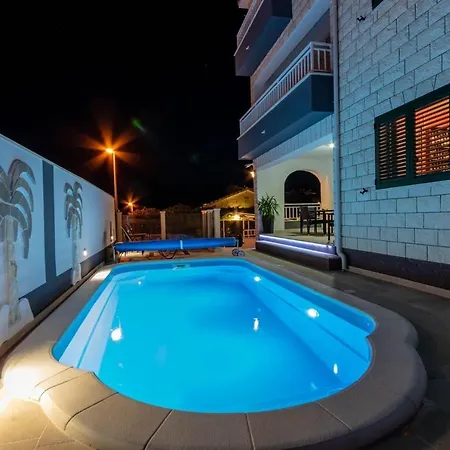 In With Sea View, Balcony, Air Conditioning, W-lan 3553-2 * Supetar