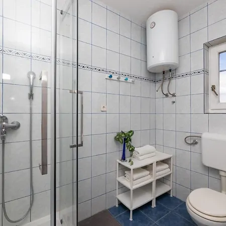Lägenhet In With Sea View, Balcony, Air Conditioning, W-lan 3553-2 Supetar
