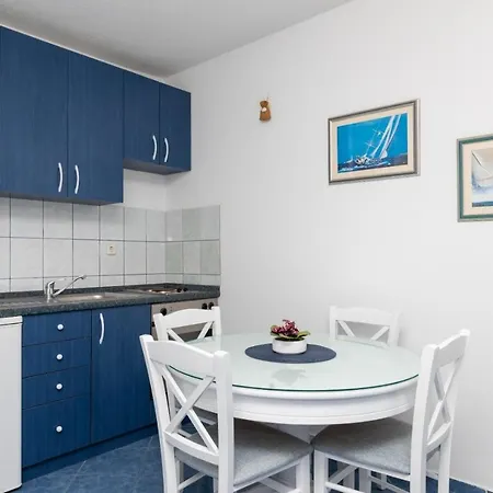 Lägenhet In With Sea View, Balcony, Air Conditioning, W-lan 3553-2 Supetar